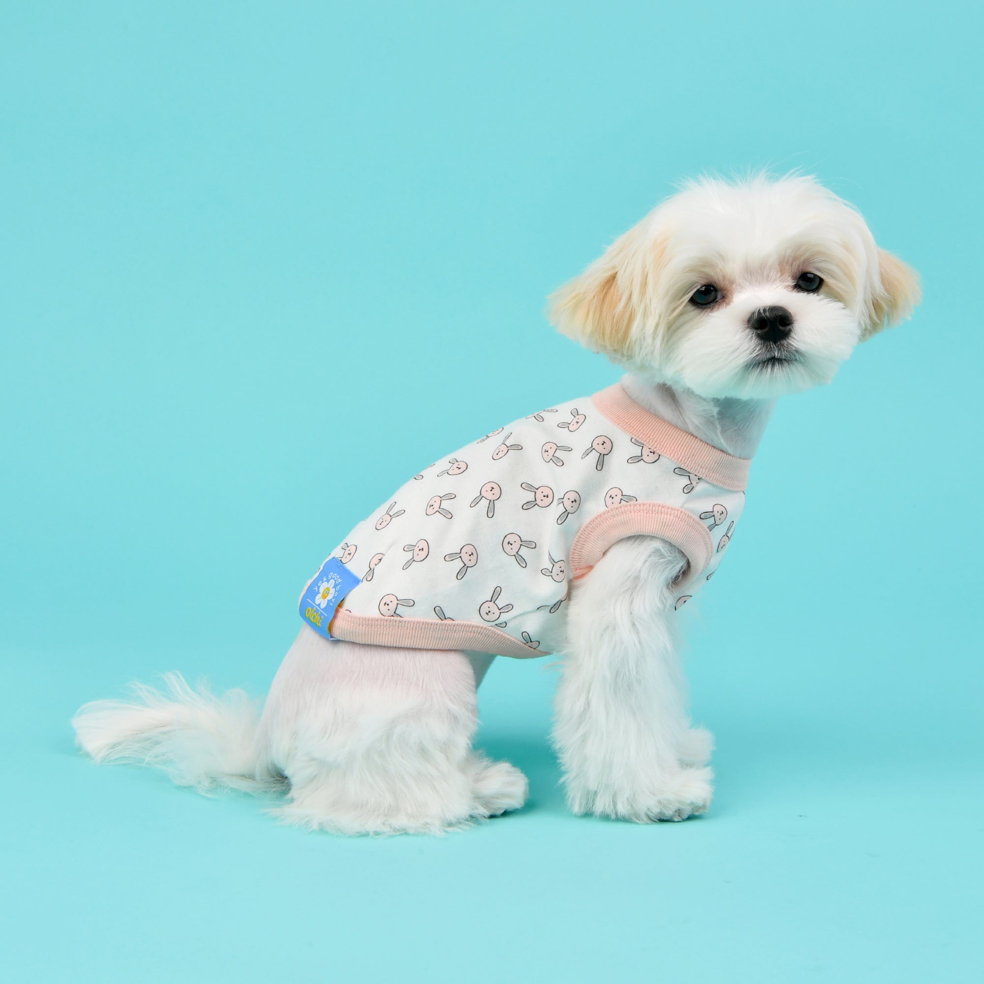 camiseta algodon con estampado conejitos bonita a la vez que comoda y transpirable 
